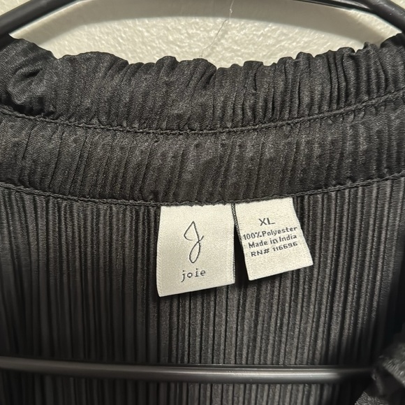 Joie Black set with button up top and pants and Relaxed Fit - Picture 3 of 6